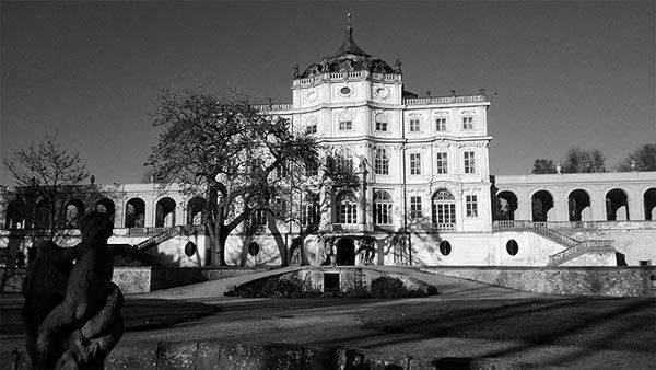 Black and white Ploskovice, Guide4advanced