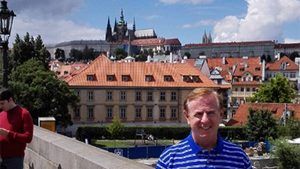 Prague guided tour with short cruise with snack